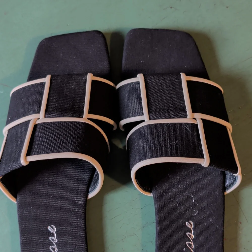MATISSE Biscayne Flat Sandals Slides in Woven Black Linen and Cream Leather Trim